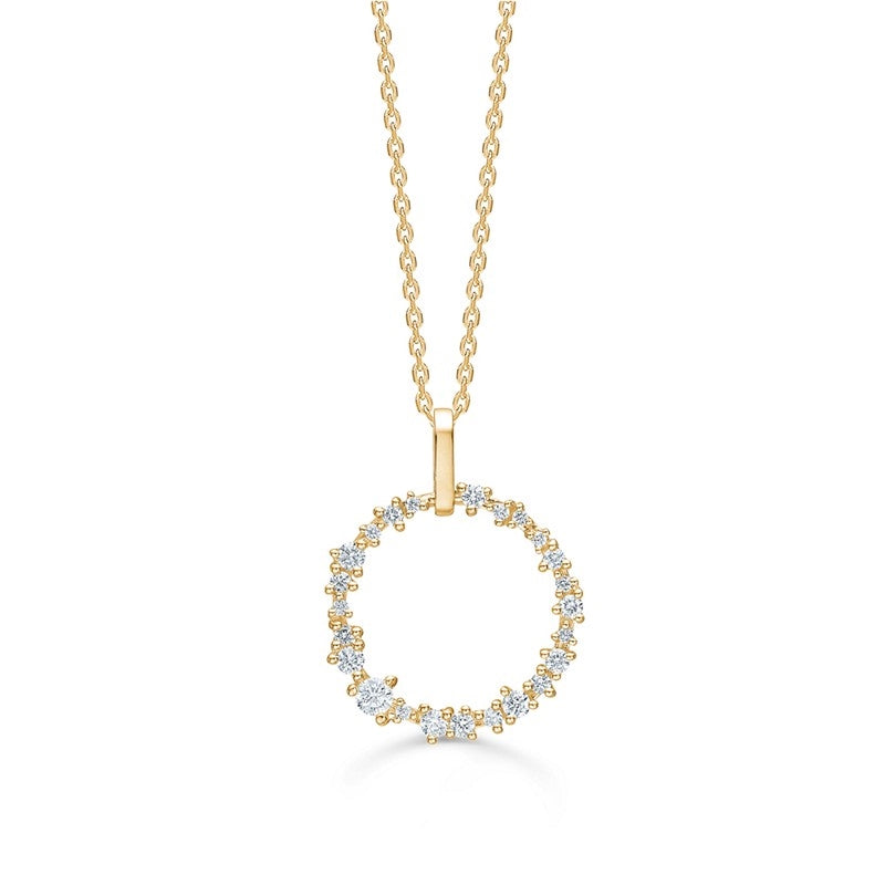 Lucia vedhæng i 14 kt guld med 0,30 ct diamanter og kæde fra Mads Z Gold Label.